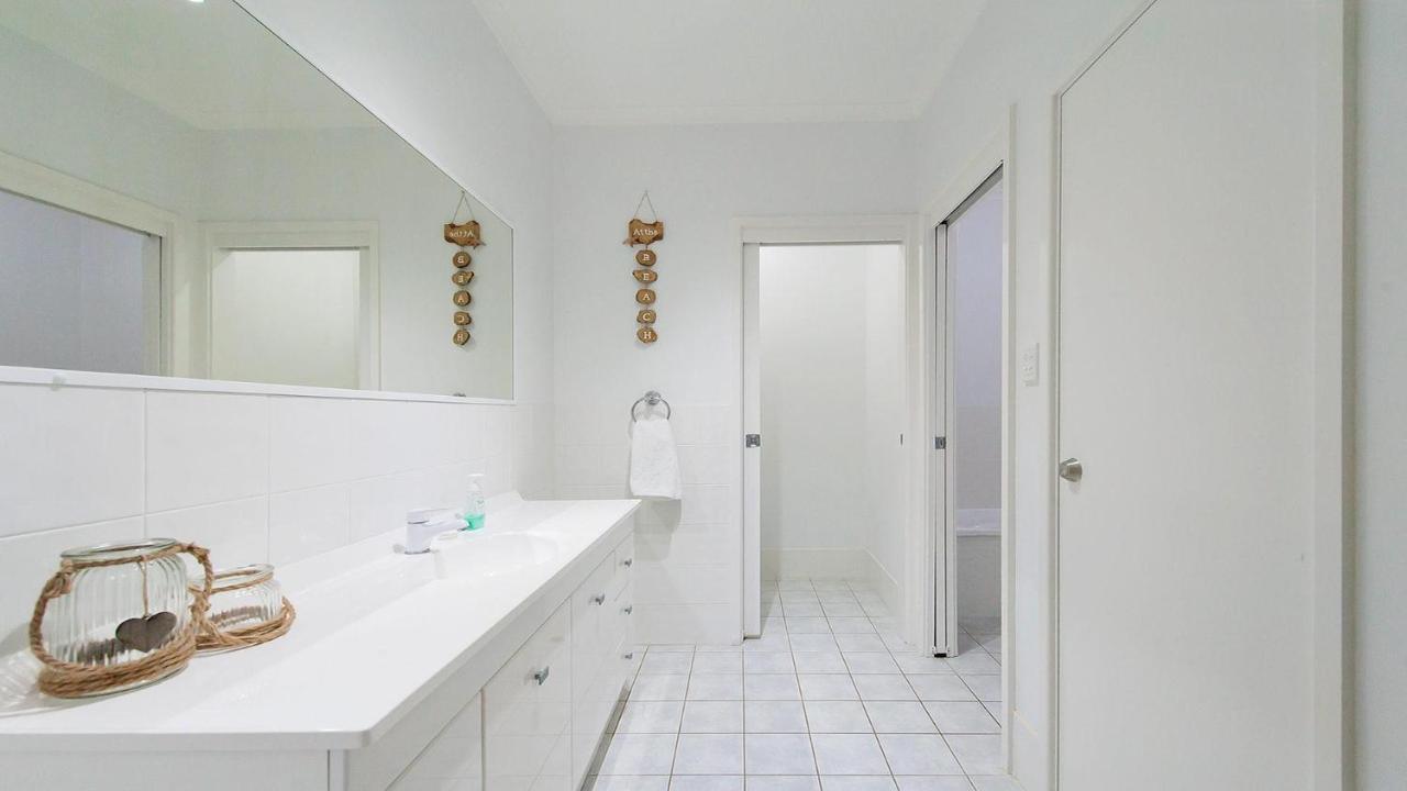 Dutchie'S Sand & Sea Beach House - Easy Walk To The Beach Nelson Bay Eksteriør billede