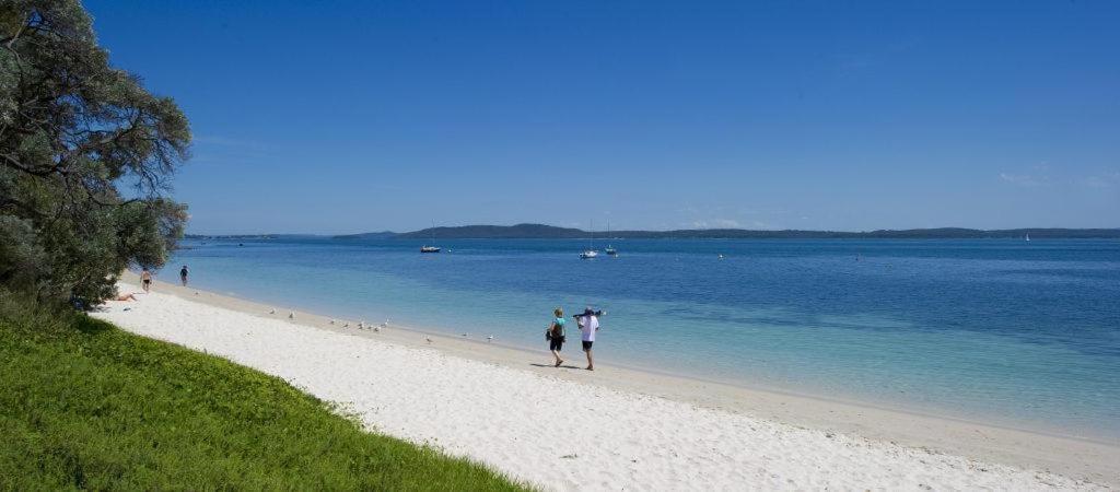 Dutchie'S Sand & Sea Beach House - Easy Walk To The Beach Nelson Bay Eksteriør billede